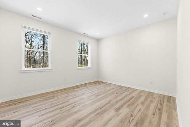 48 FARRIER AVE, Blackwood, NJ 08012