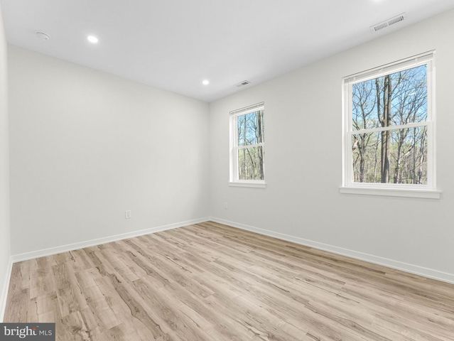 48 FARRIER AVE, Blackwood, NJ 08012