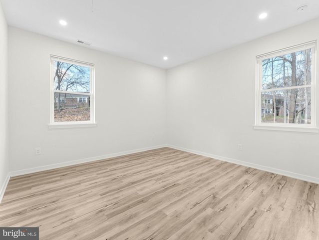 48 FARRIER AVE, Blackwood, NJ 08012