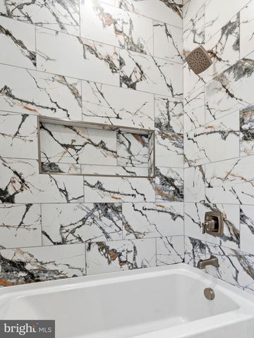 48 FARRIER AVE, Blackwood, NJ 08012