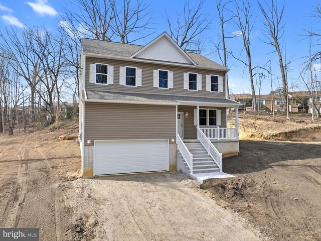 48 FARRIER AVE, Blackwood, NJ 08012