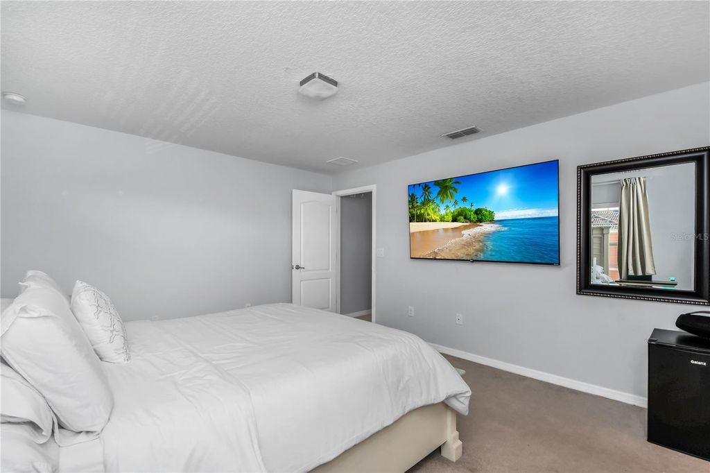 Image 16 of property listing at 8971 CALIFORNIA PALM ROAD, Kissimmee, FL 34747