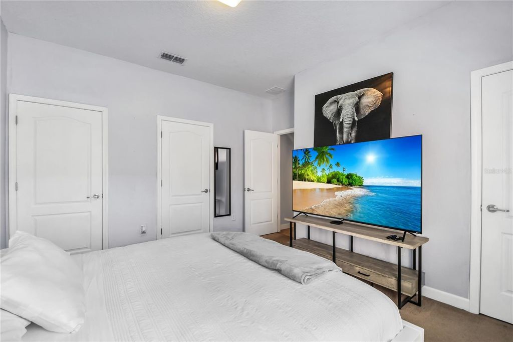 Image 19 of property listing at 8971 CALIFORNIA PALM ROAD, Kissimmee, FL 34747