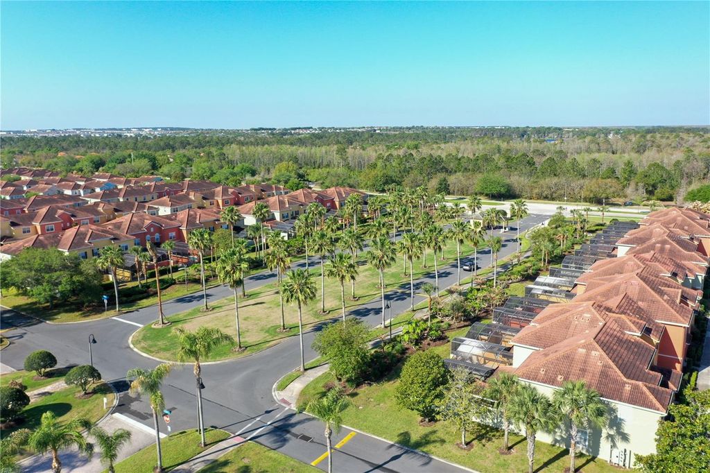 Image 4 of property listing at 8971 CALIFORNIA PALM ROAD, Kissimmee, FL 34747