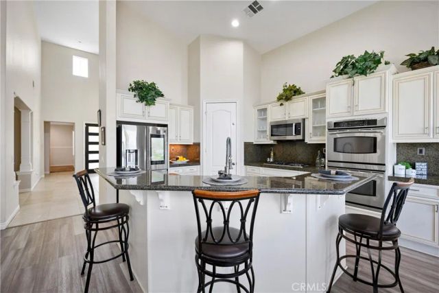 25 Volta Del Tintori Street, Lake Elsinore, CA 92532
