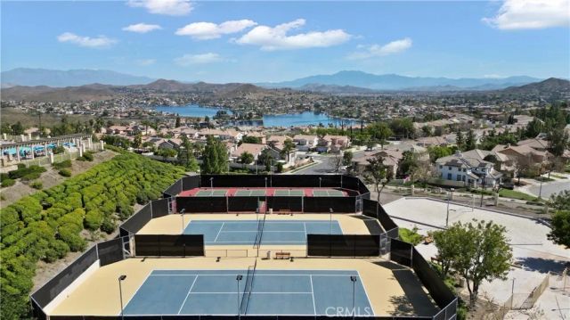 25 Volta Del Tintori Street, Lake Elsinore, CA 92532