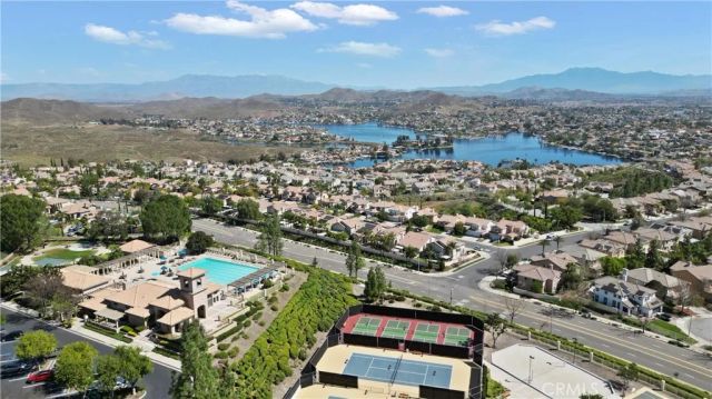 25 Volta Del Tintori Street, Lake Elsinore, CA 92532
