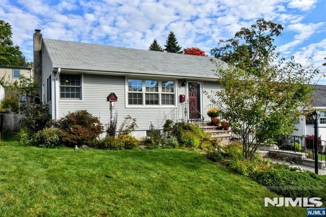 143 Manhattan Avenue, Waldwick, NJ 07463