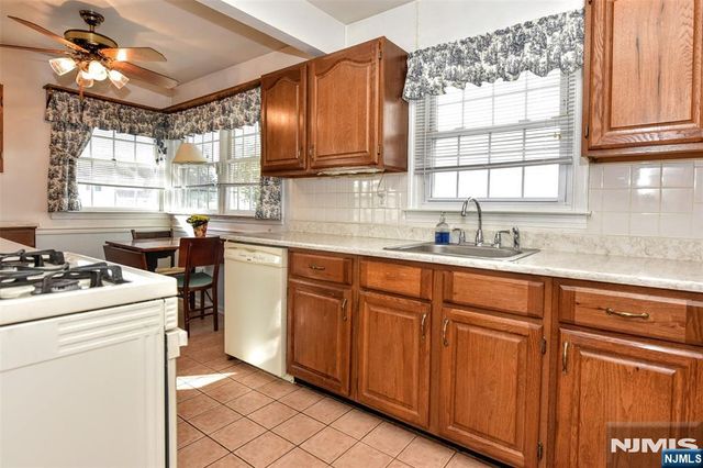 143 Manhattan Avenue, Waldwick, NJ 07463