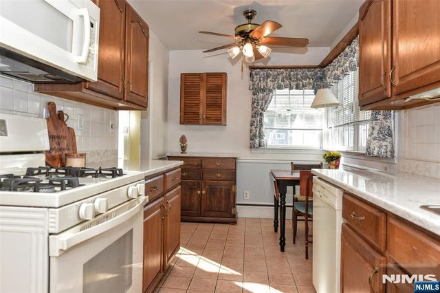 143 Manhattan Avenue, Waldwick, NJ 07463
