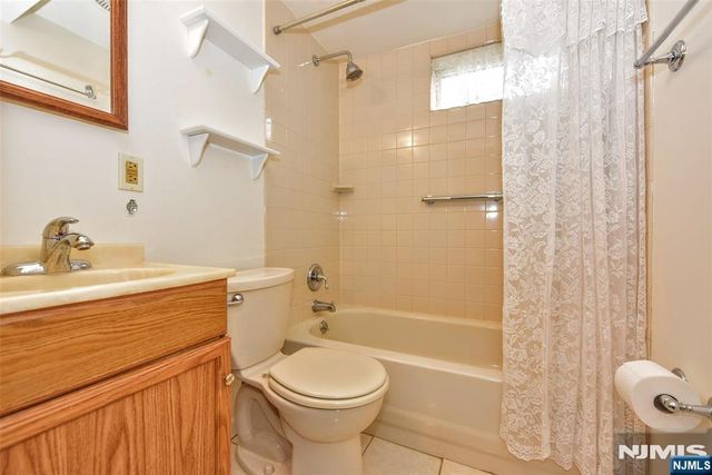 143 Manhattan Avenue, Waldwick, NJ 07463