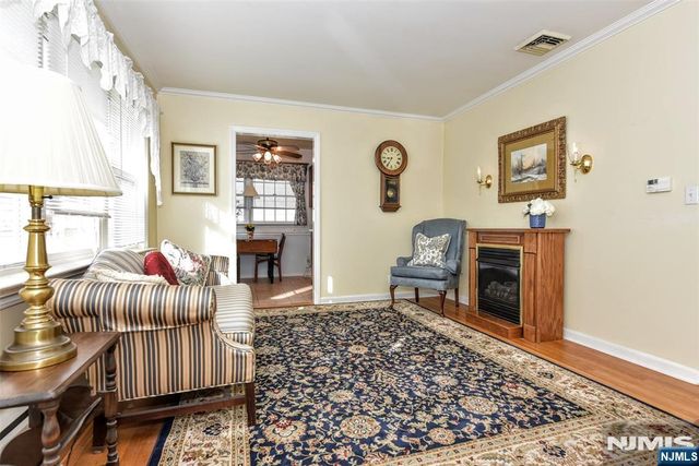 143 Manhattan Avenue, Waldwick, NJ 07463