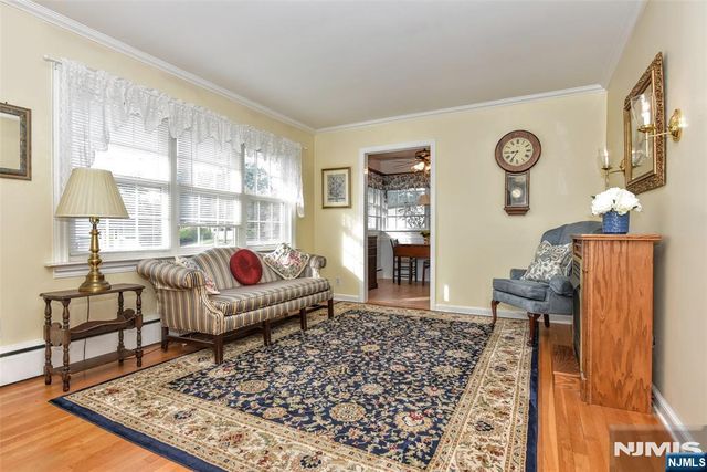 143 Manhattan Avenue, Waldwick, NJ 07463
