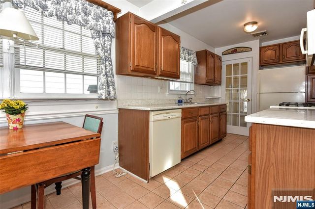 143 Manhattan Avenue, Waldwick, NJ 07463