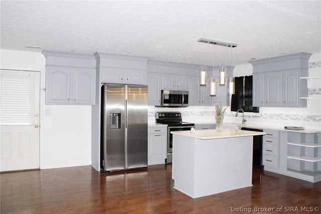 3926 Carver Street, New Albany, IN 47150