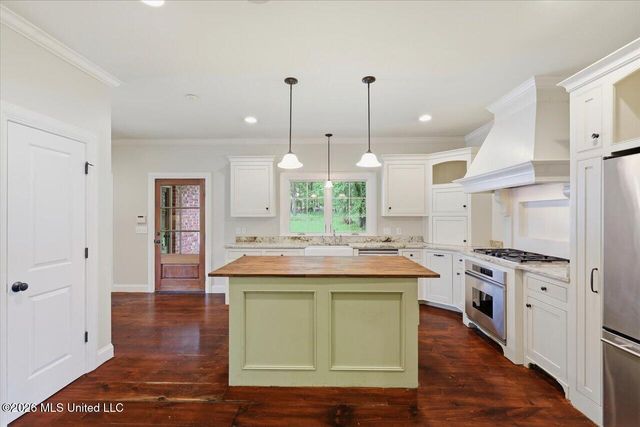 130 Bellemeade Drive, Clinton, MS 39056