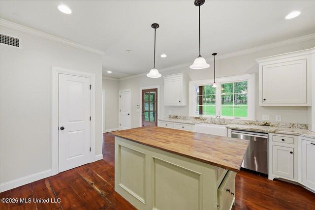 130 Bellemeade Drive, Clinton, MS 39056