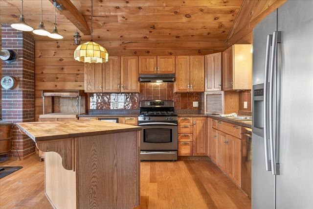 1350 Teer Road, Clarendon, VT 05759