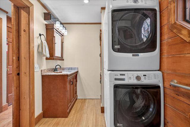 1350 Teer Road, Clarendon, VT 05759