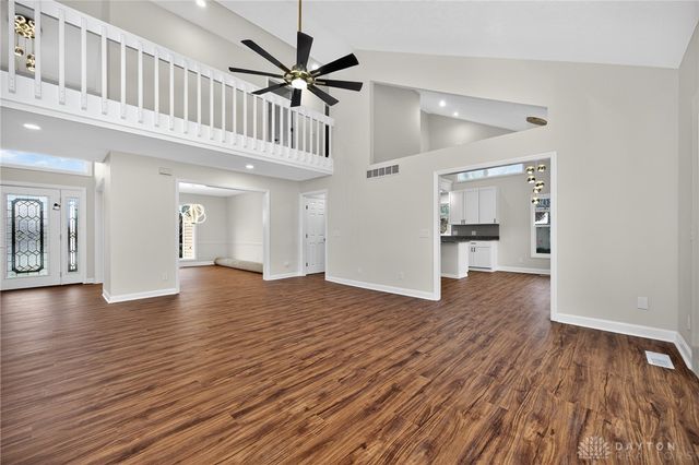 811 Wind Bluff Point, Springboro, OH 45066