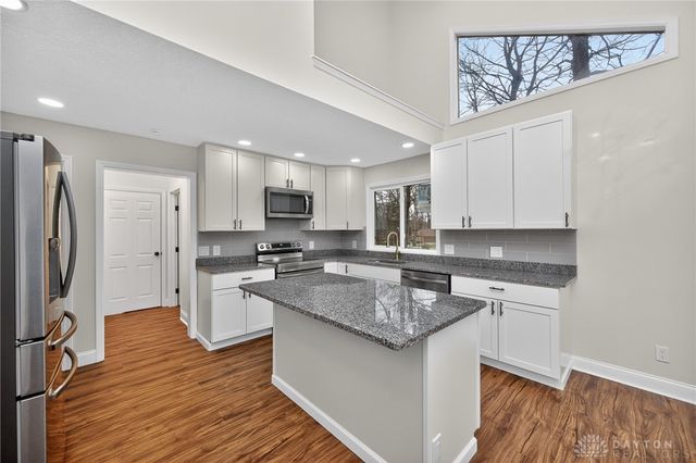 811 Wind Bluff Point, Springboro, OH 45066