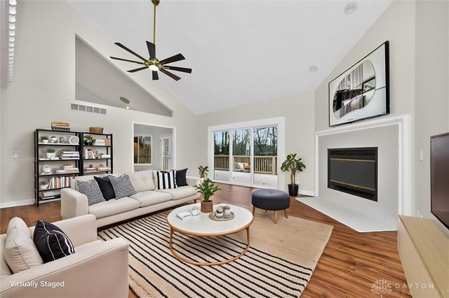 811 Wind Bluff Point, Springboro, OH 45066