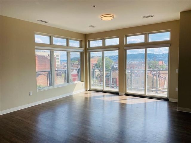 1655 Fifth Avenue 312, Downtown Pgh, PA 15219