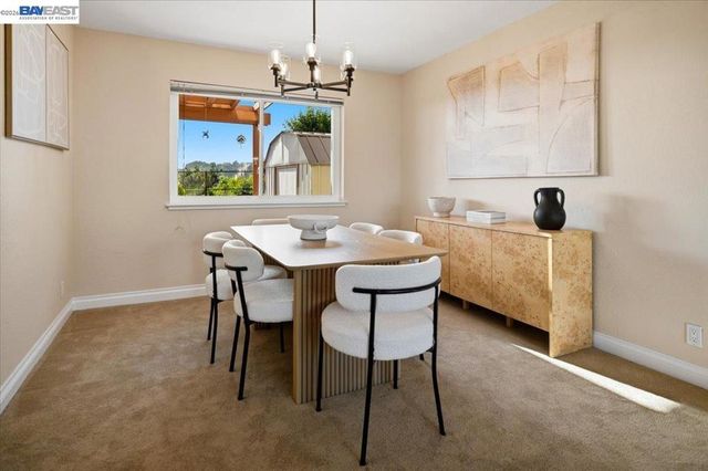 6086 Bellingham Dr, Castro Valley, CA 94552