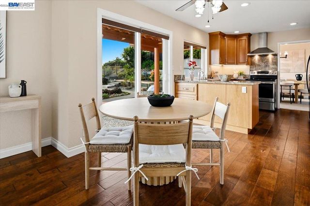 6086 Bellingham Dr, Castro Valley, CA 94552