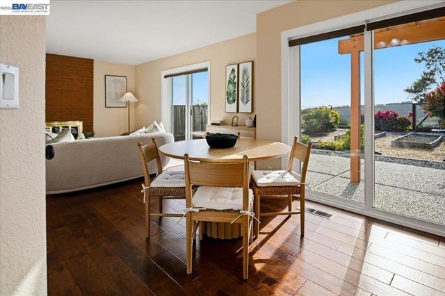 6086 Bellingham Dr, Castro Valley, CA 94552