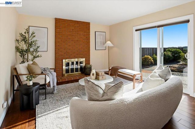 6086 Bellingham Dr, Castro Valley, CA 94552