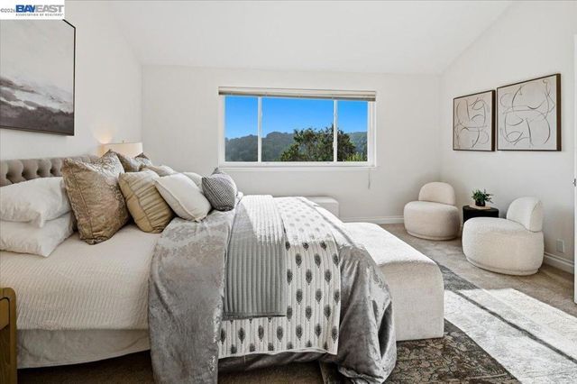 6086 Bellingham Dr, Castro Valley, CA 94552