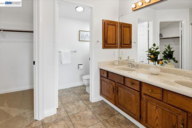 6086 Bellingham Dr, Castro Valley, CA 94552