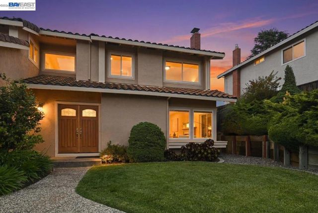 6086 Bellingham Dr, Castro Valley, CA 94552