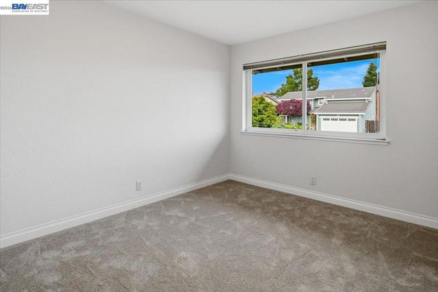 6086 Bellingham Dr, Castro Valley, CA 94552