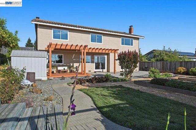6086 Bellingham Dr, Castro Valley, CA 94552