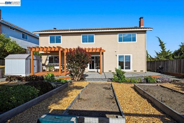 6086 Bellingham Dr, Castro Valley, CA 94552