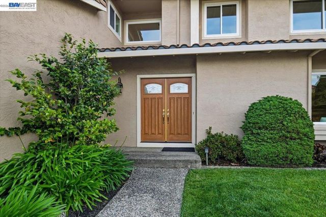 6086 Bellingham Dr, Castro Valley, CA 94552