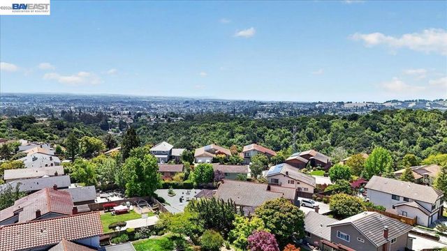 6086 Bellingham Dr, Castro Valley, CA 94552