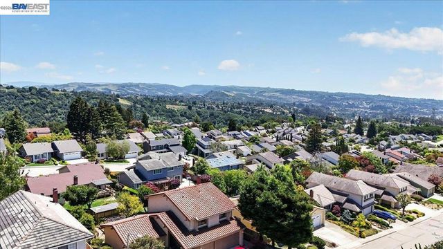6086 Bellingham Dr, Castro Valley, CA 94552