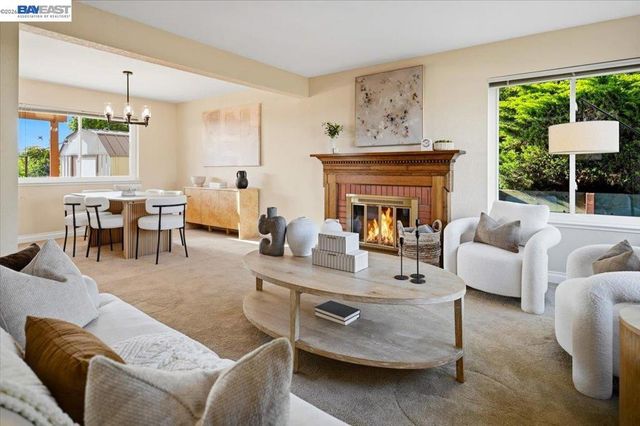 6086 Bellingham Dr, Castro Valley, CA 94552