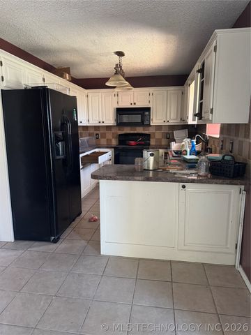 4409 W Toledo Street, Broken Arrow, OK 74012