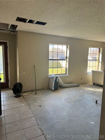 4409 W Toledo Street, Broken Arrow, OK 74012