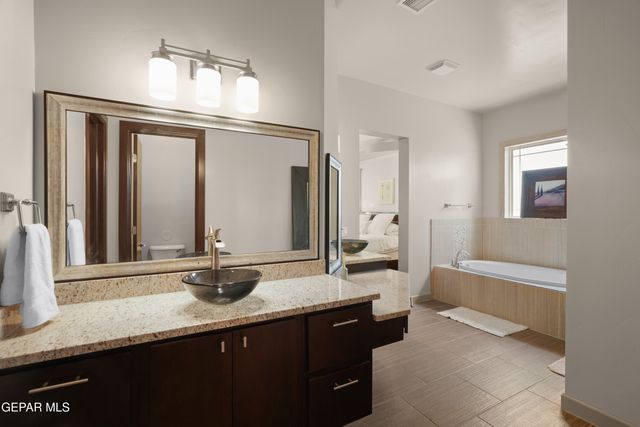 1664 LARK BUNTING Lane, El Paso, TX 79911
