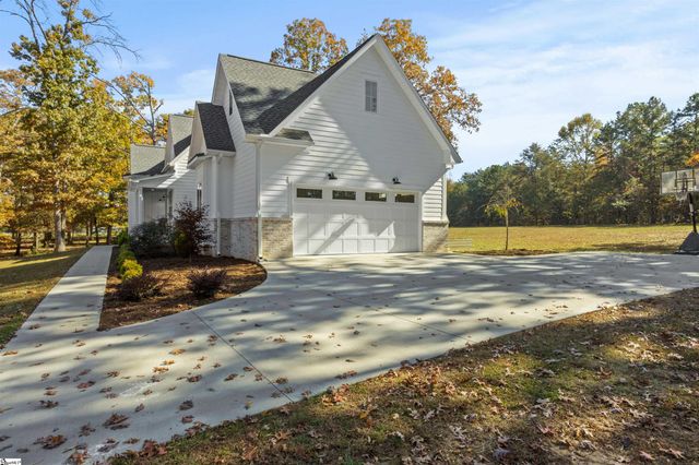 1543 Highway 11, Chesnee, SC 29323