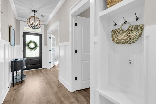 607 Yellow Leaf Lane, Summerville, SC 29486
