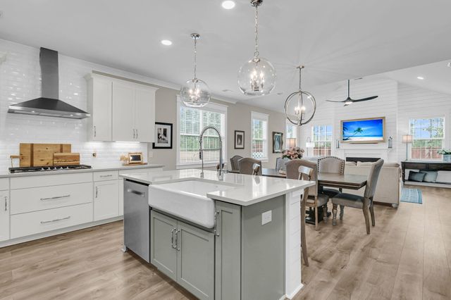 607 Yellow Leaf Lane, Summerville, SC 29486