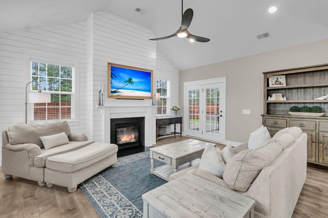 607 Yellow Leaf Lane, Summerville, SC 29486