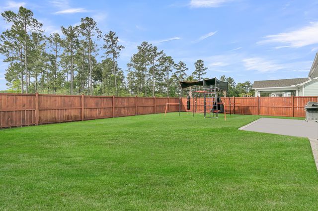 607 Yellow Leaf Lane, Summerville, SC 29486