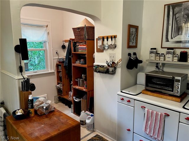 3887 Northampton Road, Cleveland Heights, OH 44121